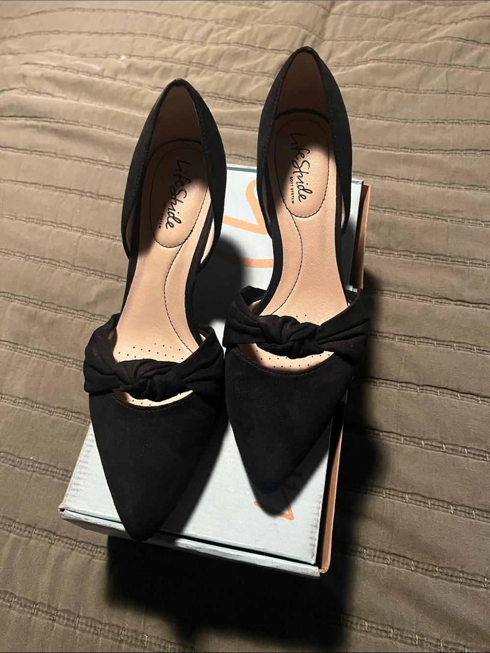 Life Stride Black Pointed Sunrise Pumps with Knotted Strap